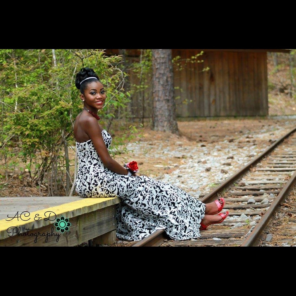 Beautiful Size 1 Black and White Prom Dress