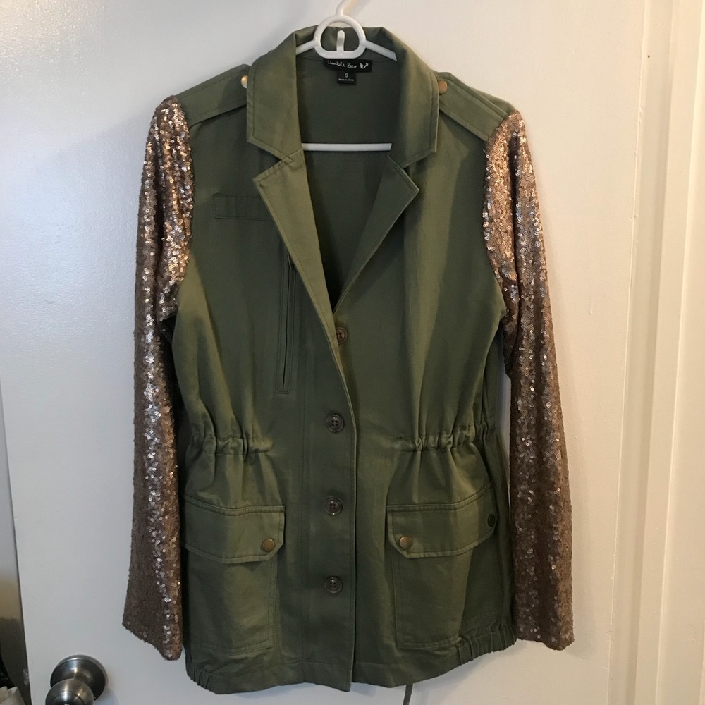 Green jacket w/sequin sleeves