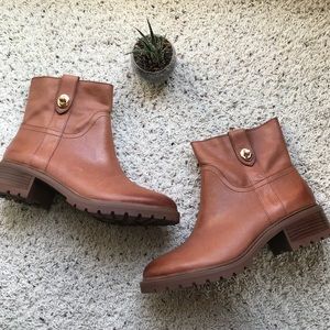 ✨ GEORGETTA TAN COACH BOOTIES ✨