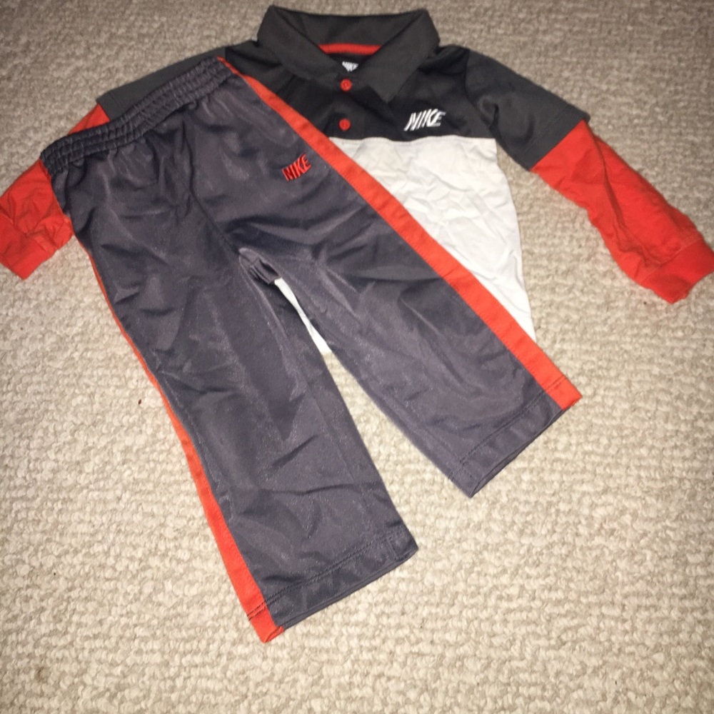 Nike Boys 2 Piece Jogging suit