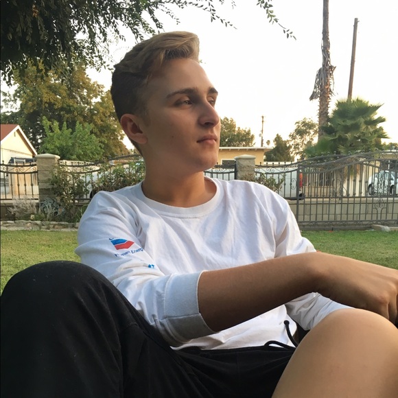 Meet your Posher, Robert - Picture 1 of 1