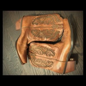 Ariat leather cowgirl boots