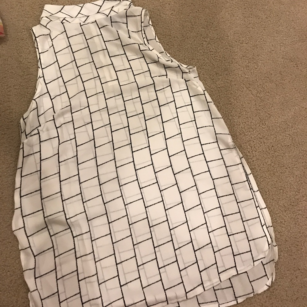 New with out tags lumiere blouse zipper detail