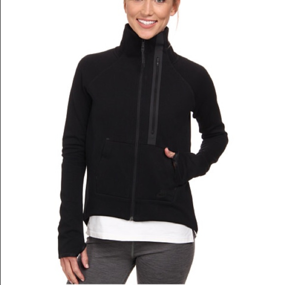 Nike Moto Cape