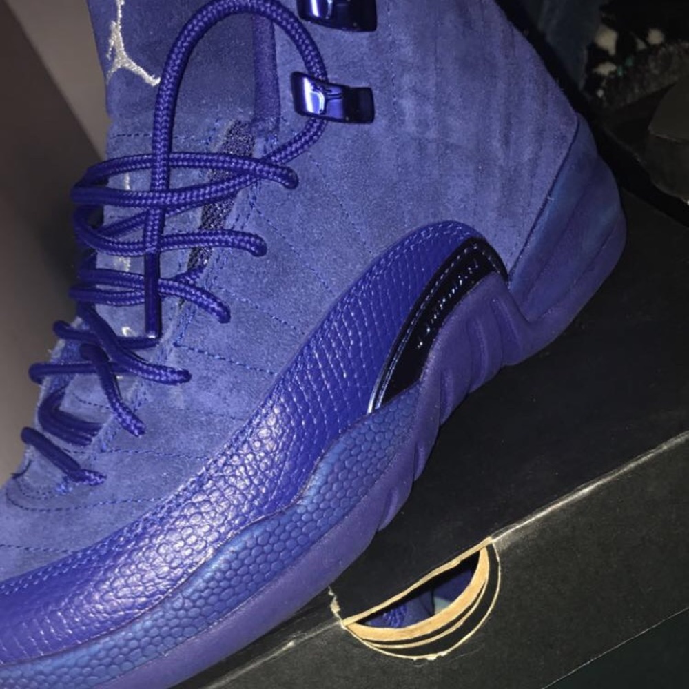 Air Jordan 12 Retro BG size 4.5y