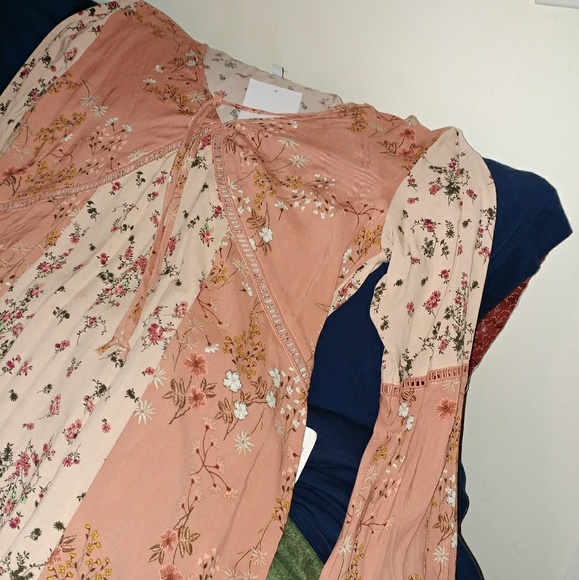 Top - Picture 3 of 4