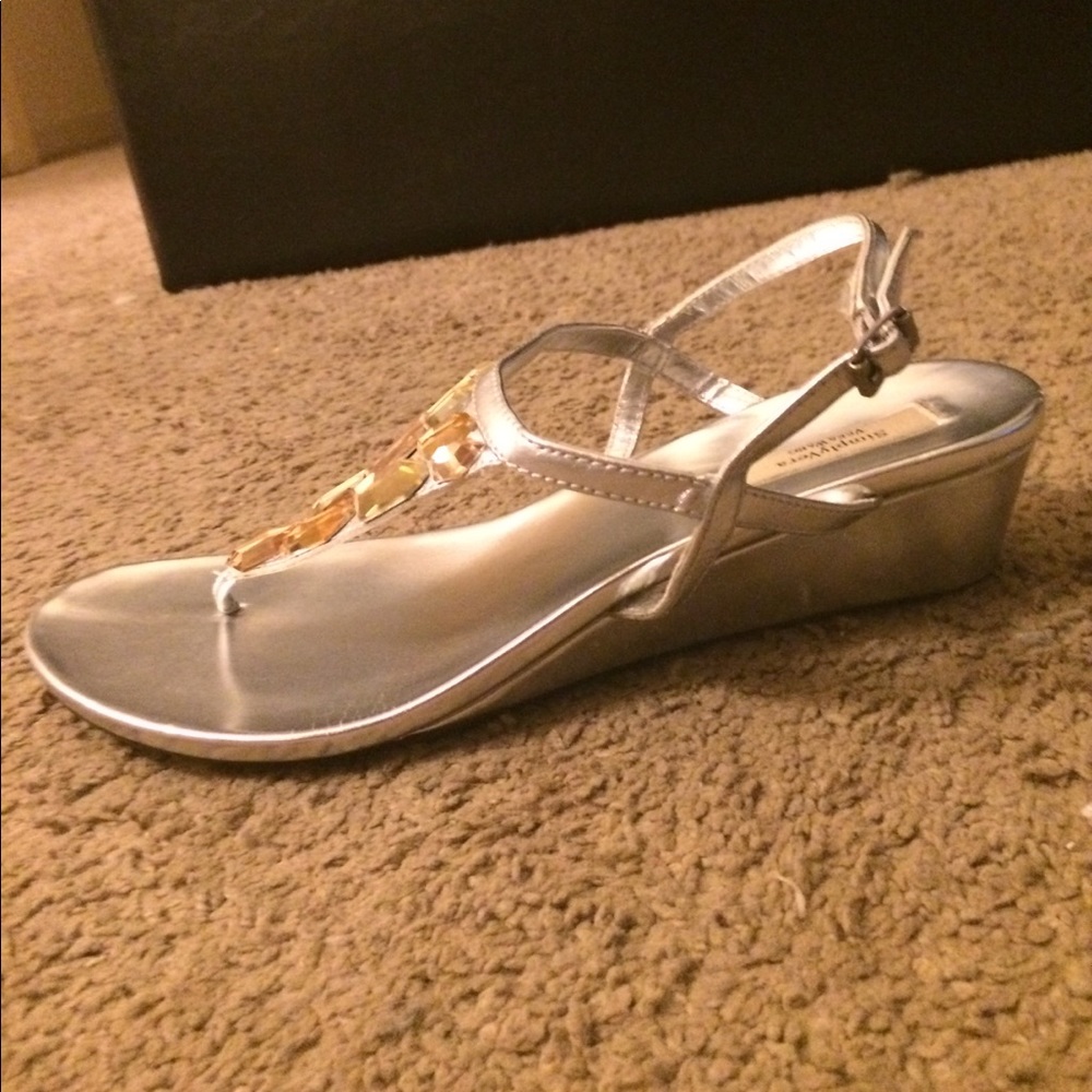 vera wang heeled sandals