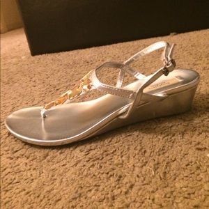 vera wang heeled sandals