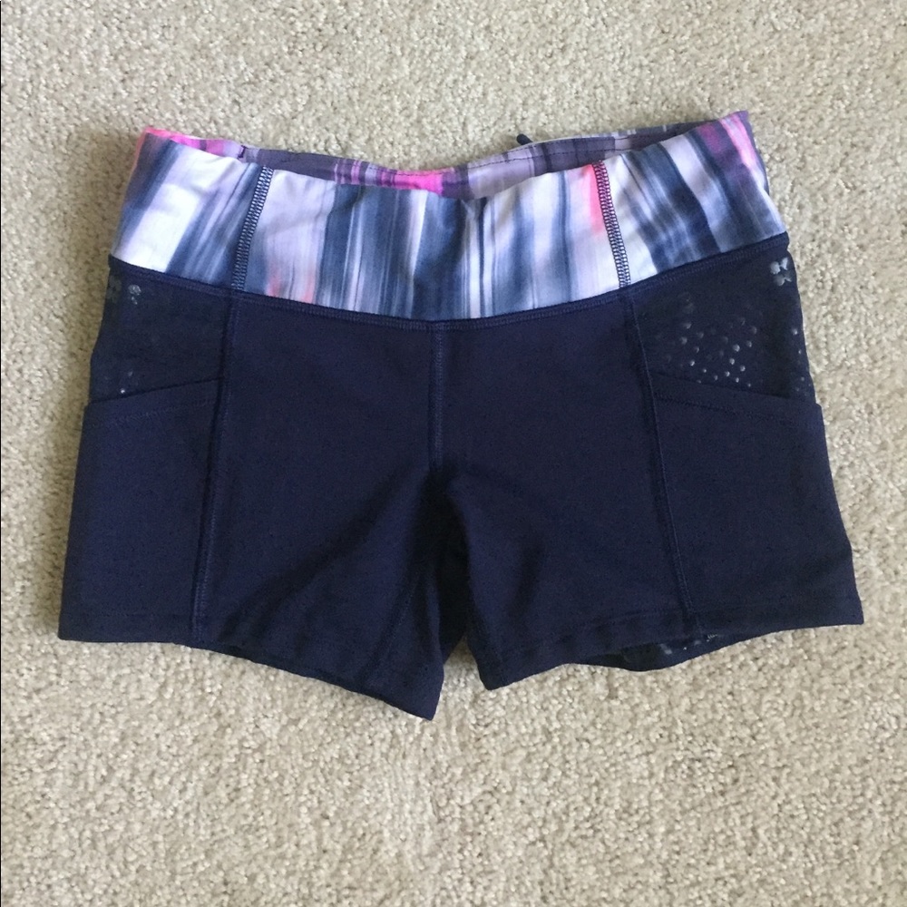 Lululemon short with pockets