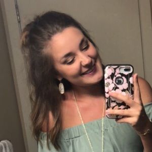 Meet your Posher, Jillian