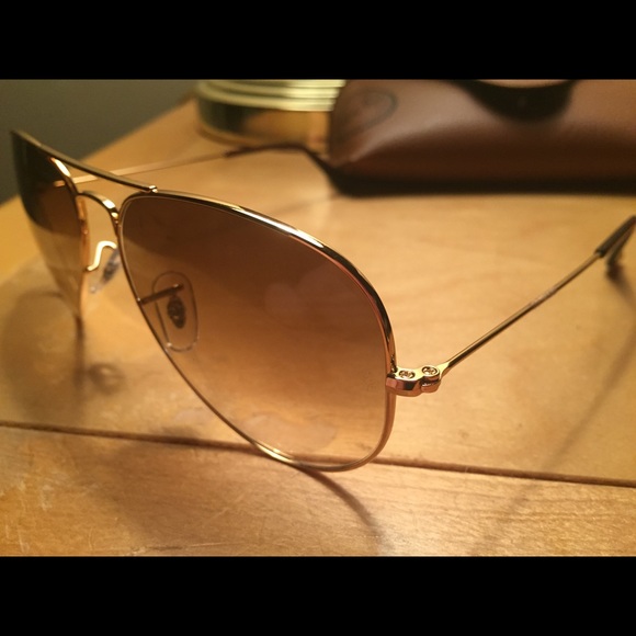 RayBan large gold aviator sunglasses - Picture 3 of 3