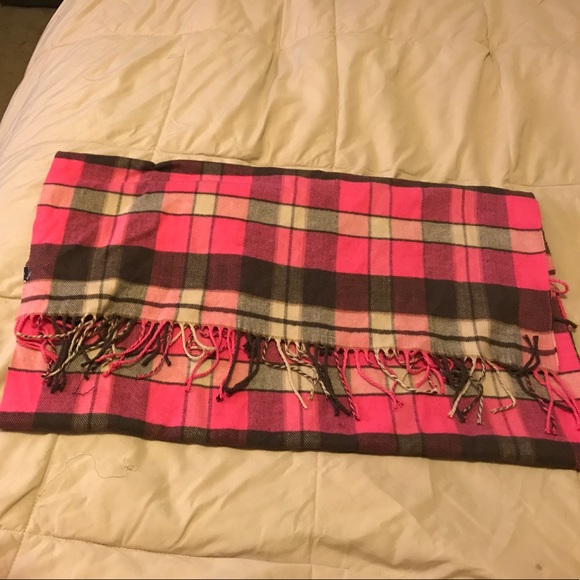 Pretty in Pink Plaid Blanket Scarf - Picture 2 of 3