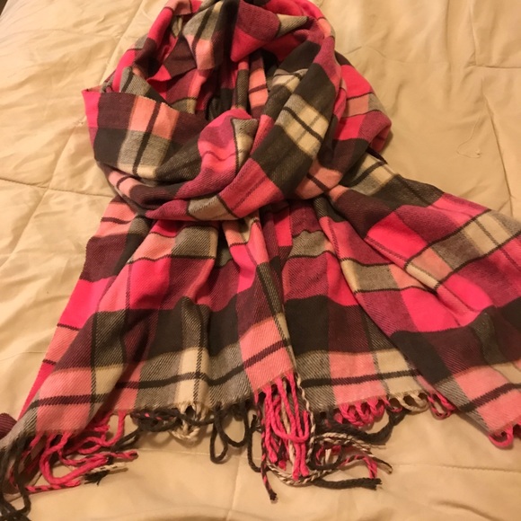 Pretty in Pink Plaid Blanket Scarf - Picture 3 of 3