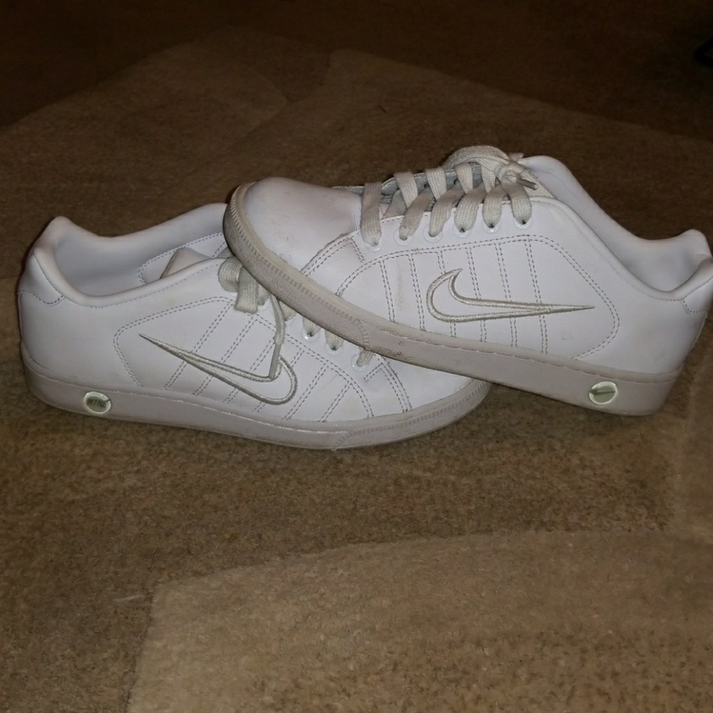 Nike Tennis Shoes