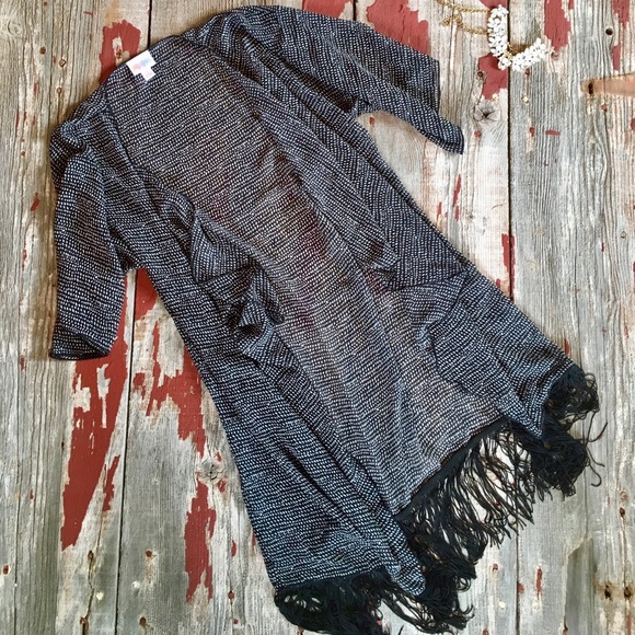 LuLaRoe Tops - LuLaRoe Monroe Kimono