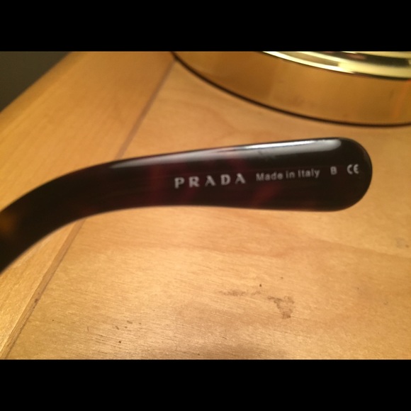 Prada sunglasses - Picture 3 of 4
