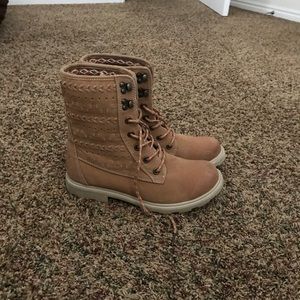 Women's Roxy winter boots size 10