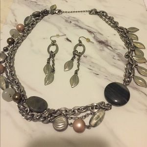 ✨Sale✨Lia Sophia necklace and earring set