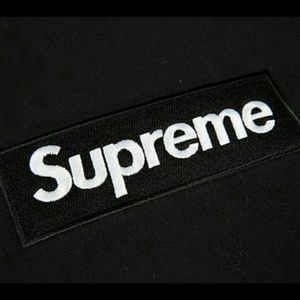 New authentic Supreme black on black box logo