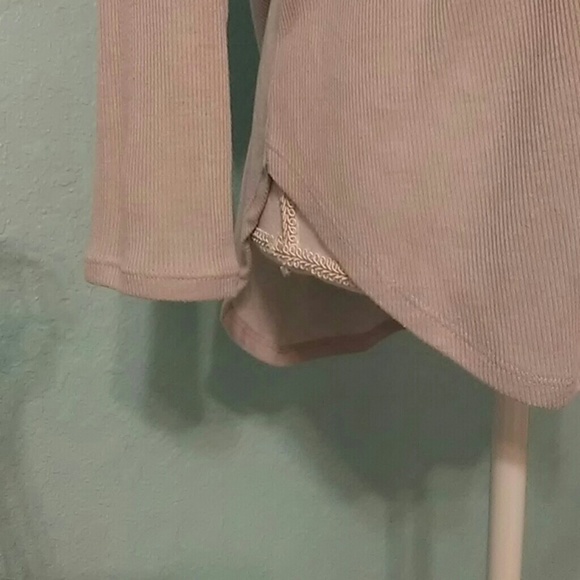 American Eagle Outfitters Soft Long Sleeve Top - Picture 4 of 5