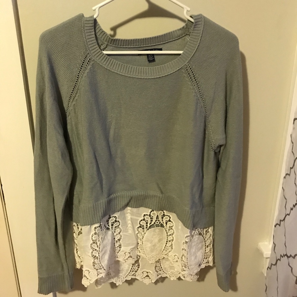 American Eagle gray w/ white lace sweater