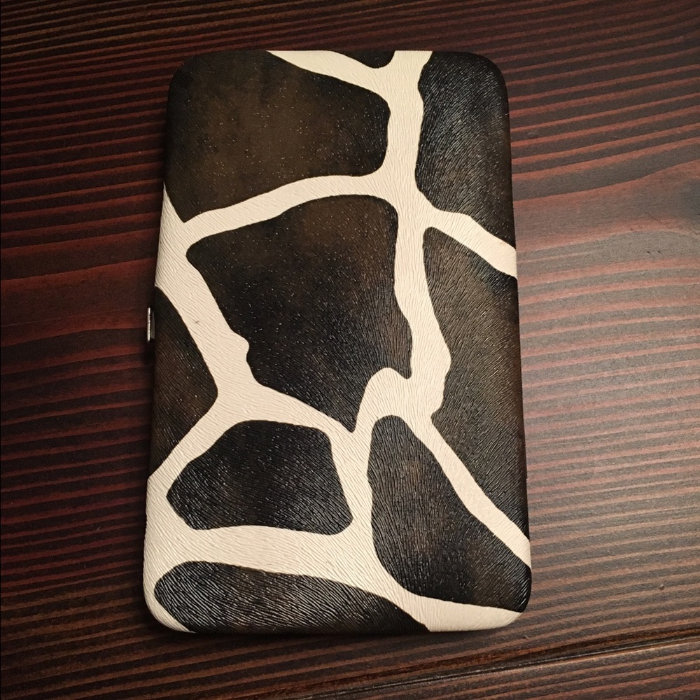 Women's Giraffe Print Wallet