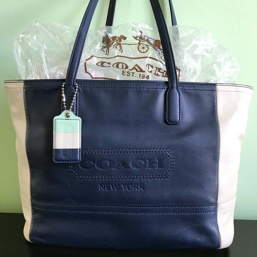 COACH Tote