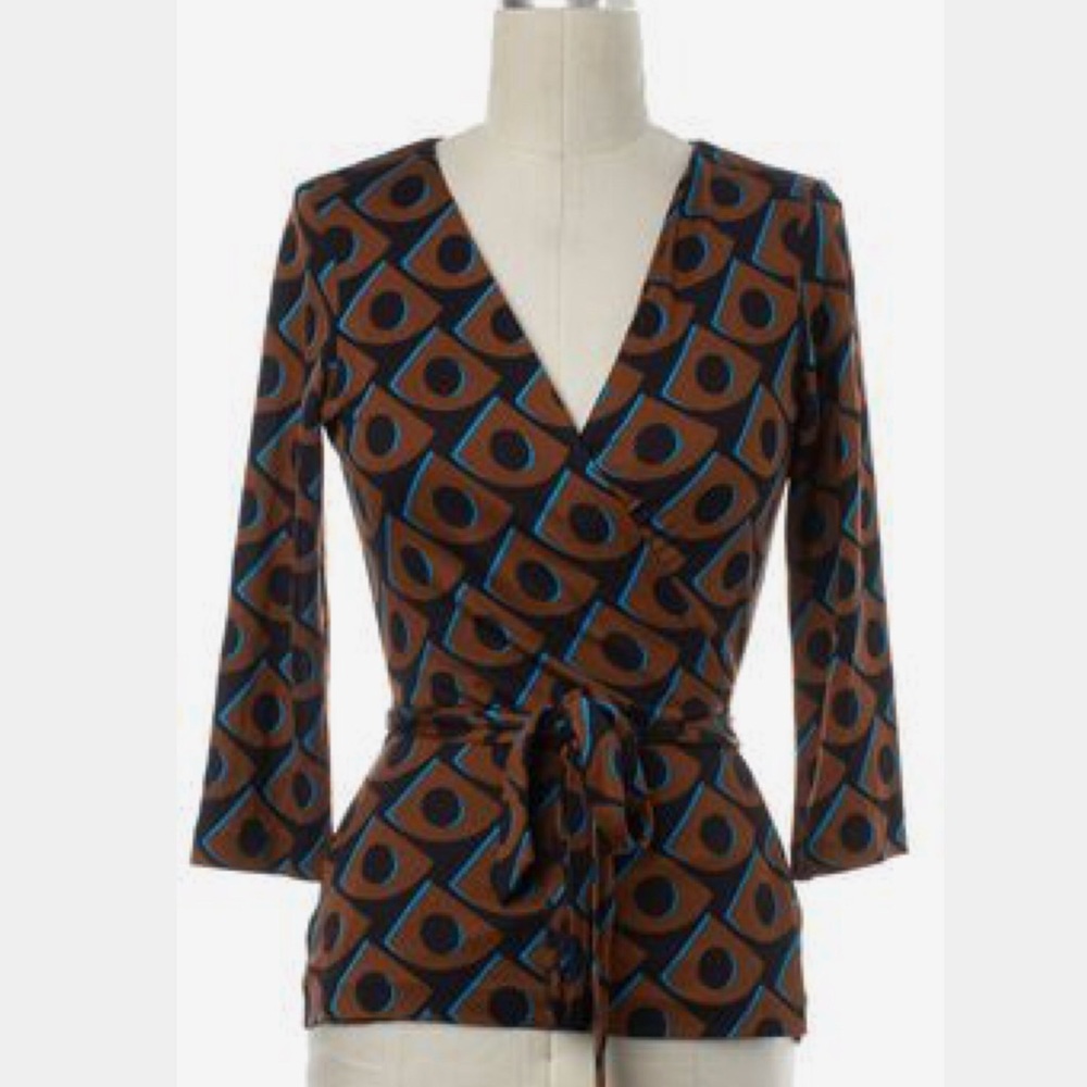 NWOT Diane Von Furstenberg DVF Wrap Top Size 4