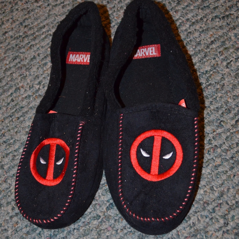 Marvel Deadpool Slippers Size Large Worn Once