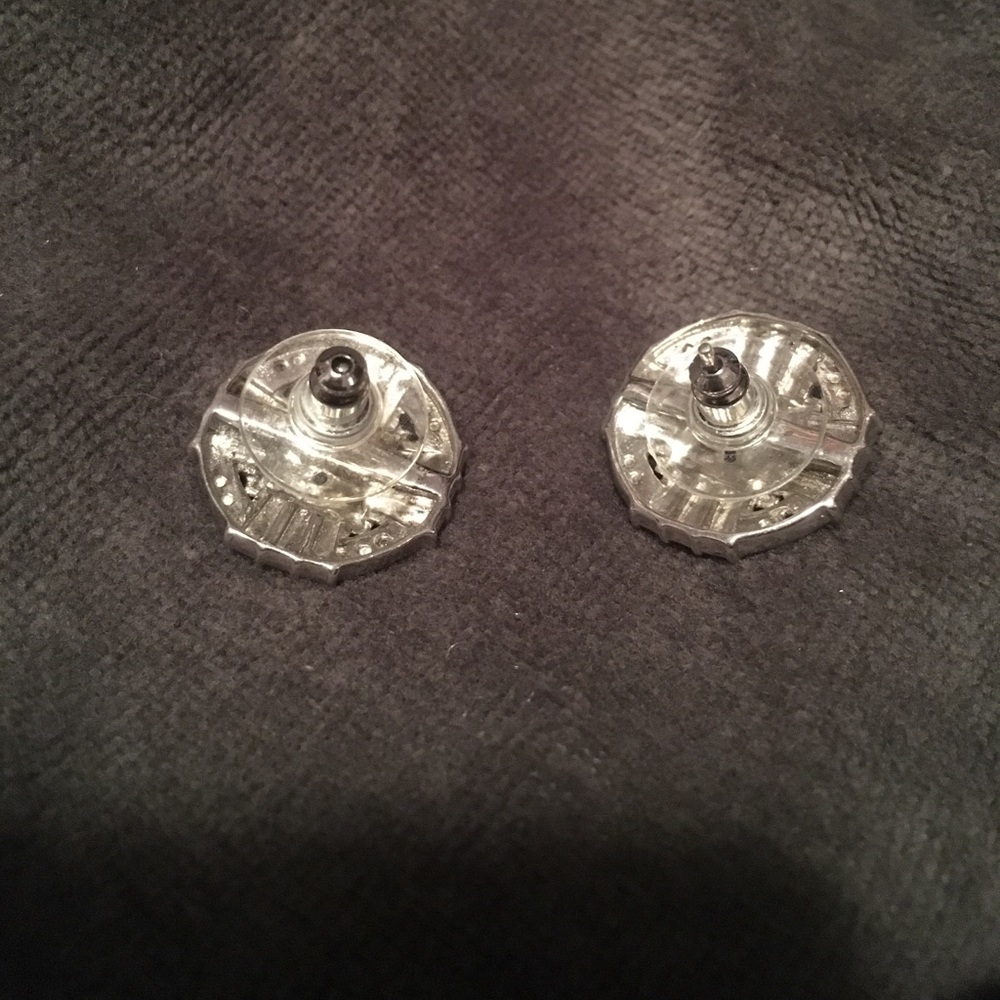 Diamond Octagonal button earrings. - Picture 2 of 4