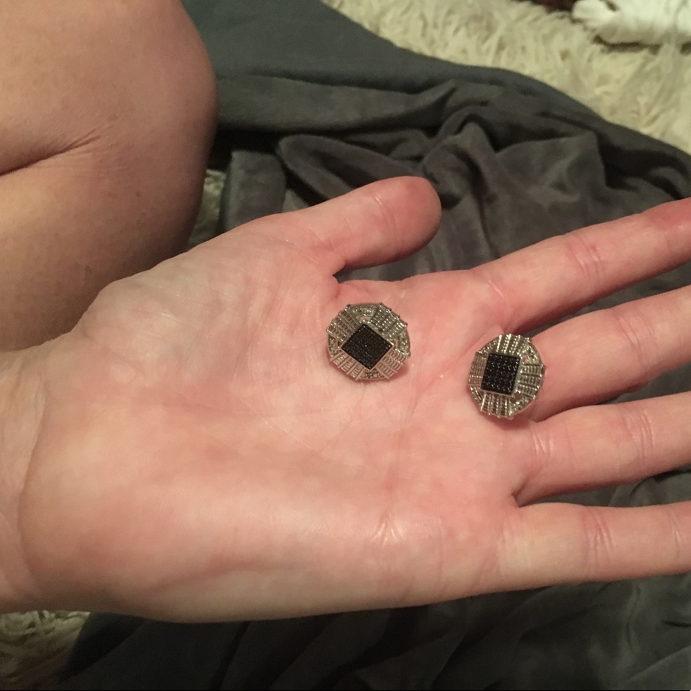 Diamond Octagonal button earrings. - Picture 3 of 4