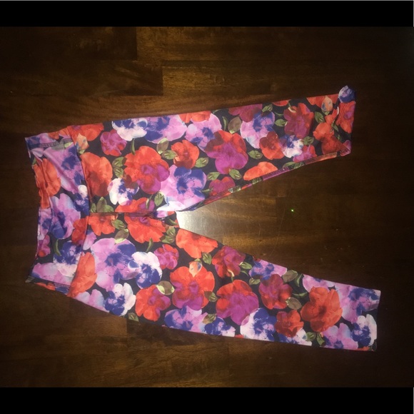 CLOSET CLOSING - Picture 2 of 3