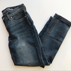 GAP Boyfriend Fit Contrast Cuff Jeans size 4 27