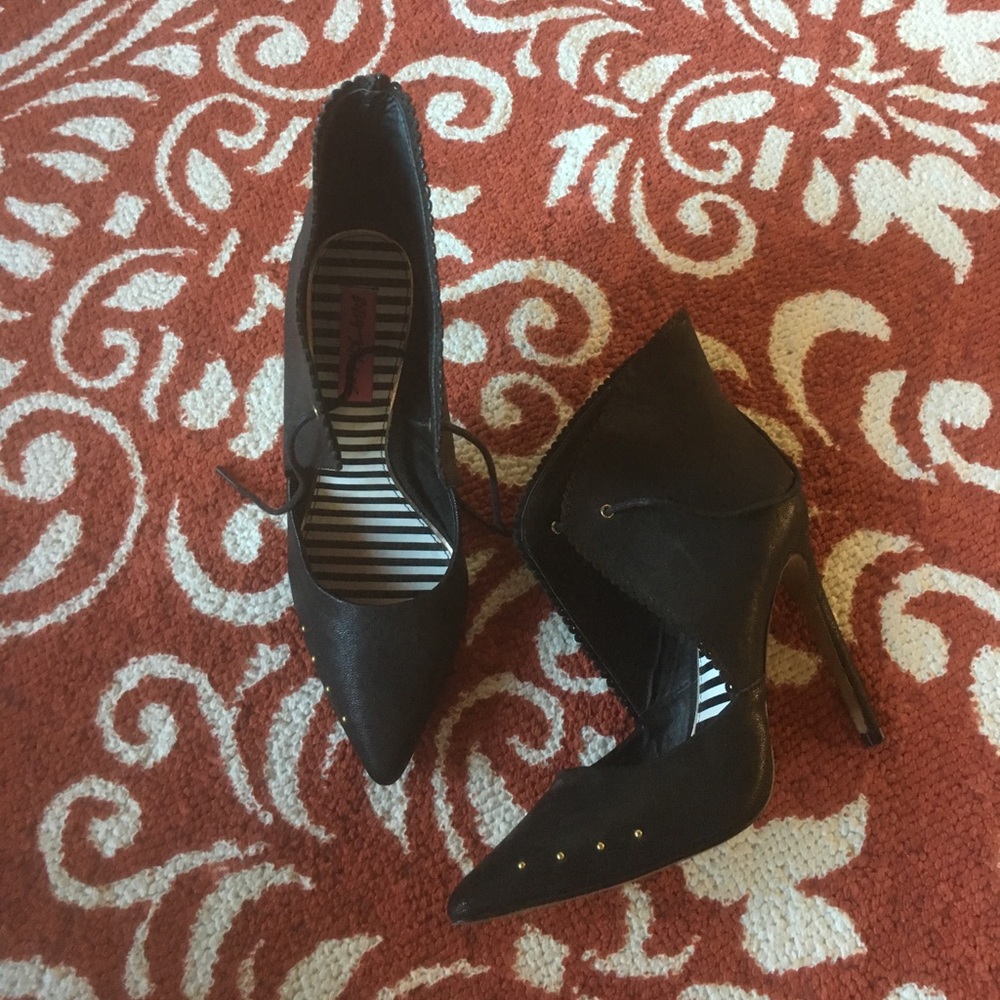 Betsy Johnson booties/heels.