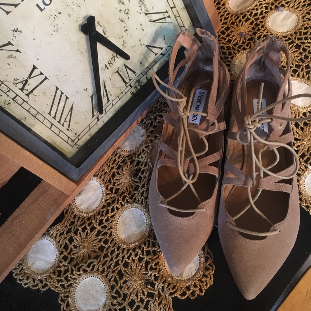 Steve Madden lace up flats 8.5