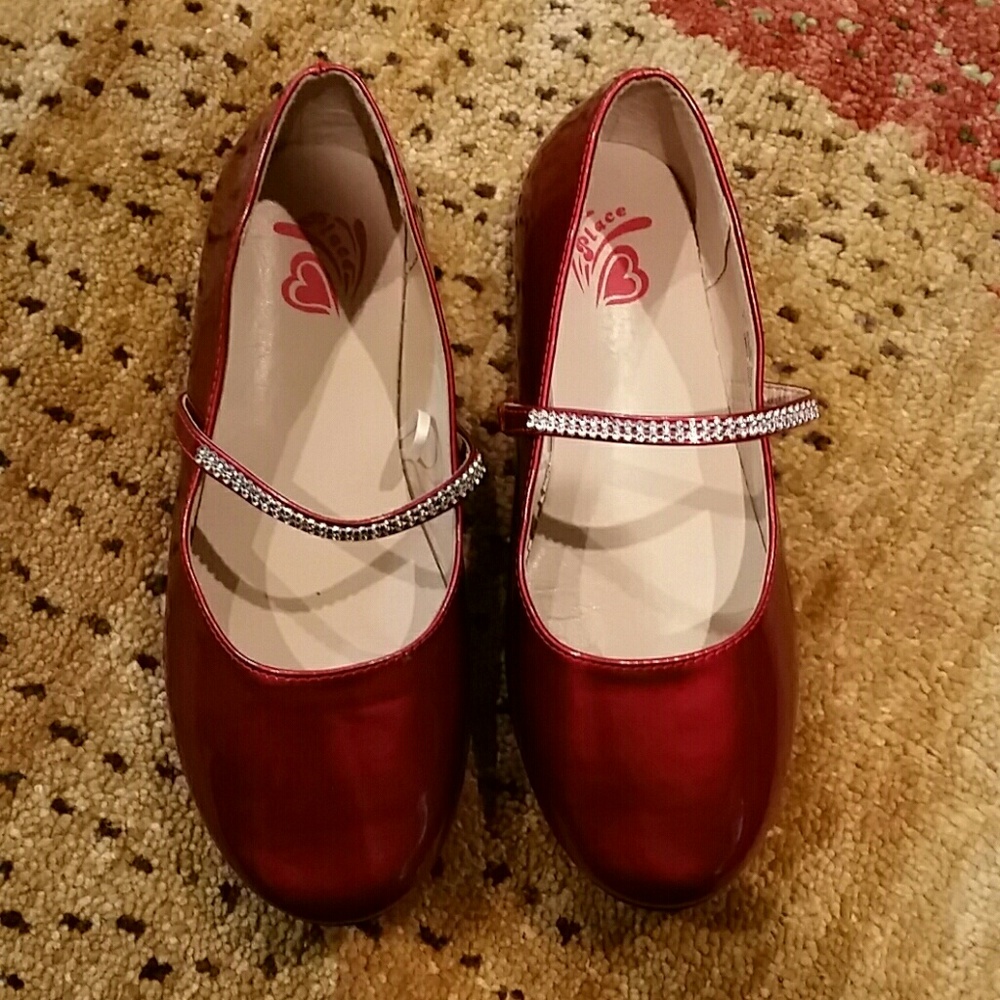Children's Place size 4 ruby girls flats