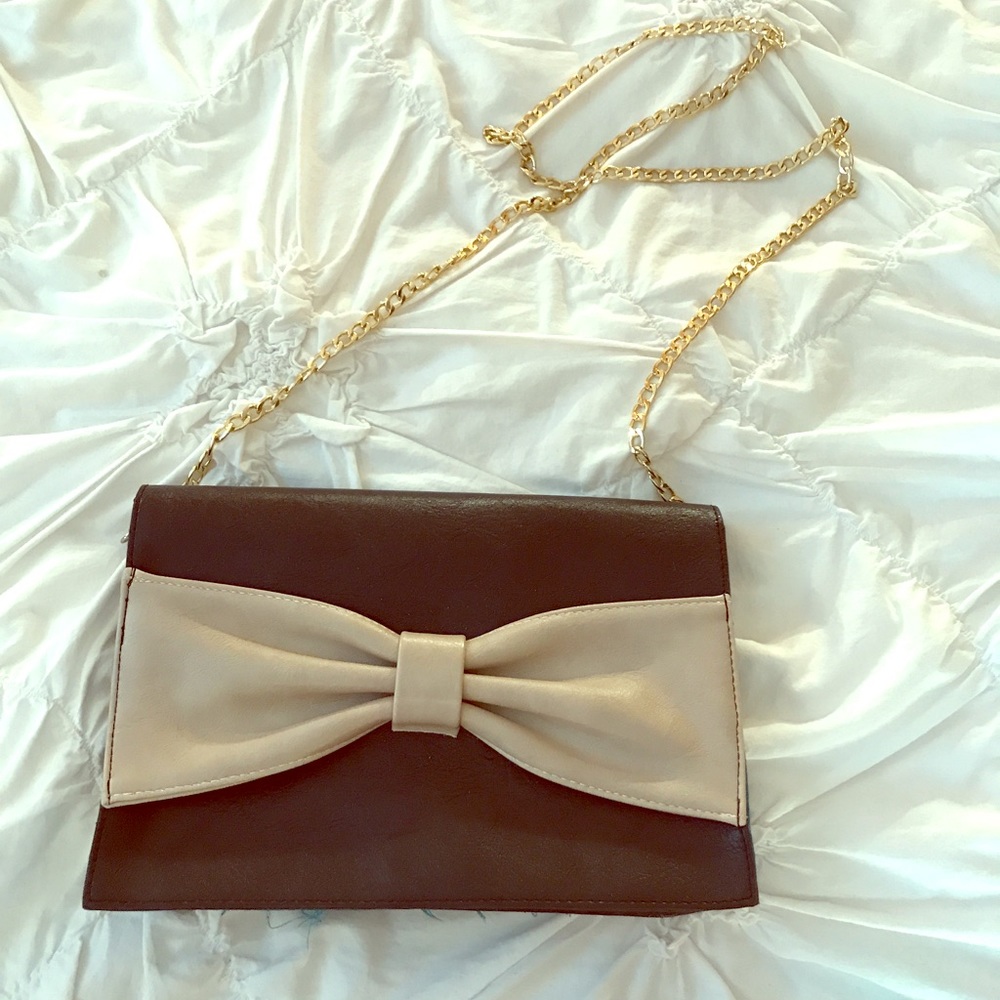Bow crossbody