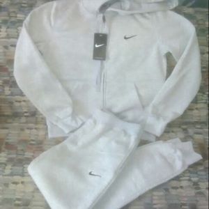 Nike jogging suit