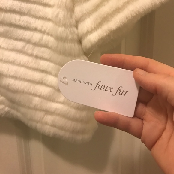 Jessica Simpson NWT faux fur cream cover up - Picture 2 of 6