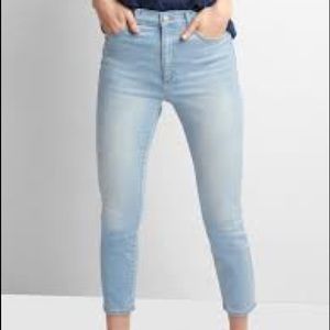 True Skinny Super High Rise Crop