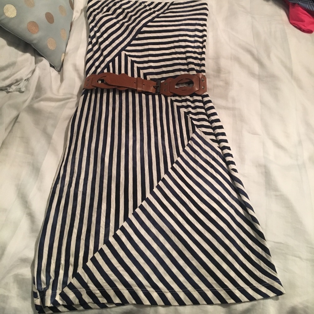 Bcbg Sz small strapless with belt