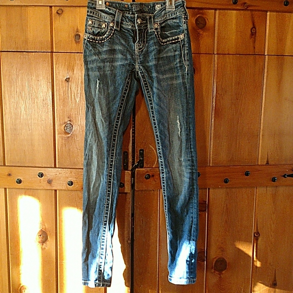 🌺Super cute size 24 Miss Me Jeans🌺