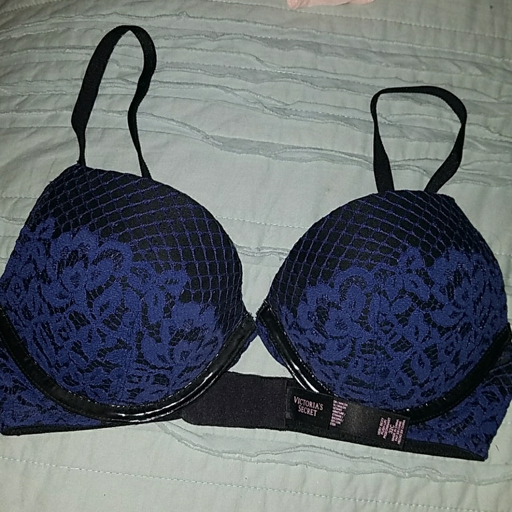 Victoria's Secret 32C blue and black lace bra