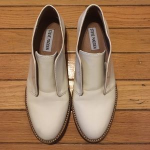STEVE MADDEN PATENT LEATER LOOK SLIP ON OXFORDS