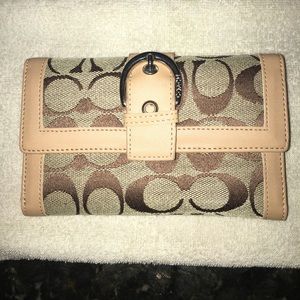 Coach signature tri-fold wallet. New.