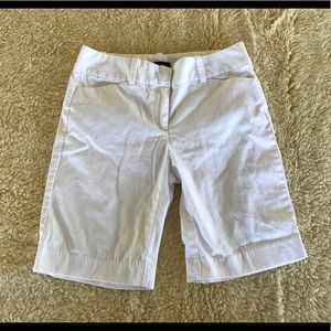 🛍 Ann Taylor white shorts size 2