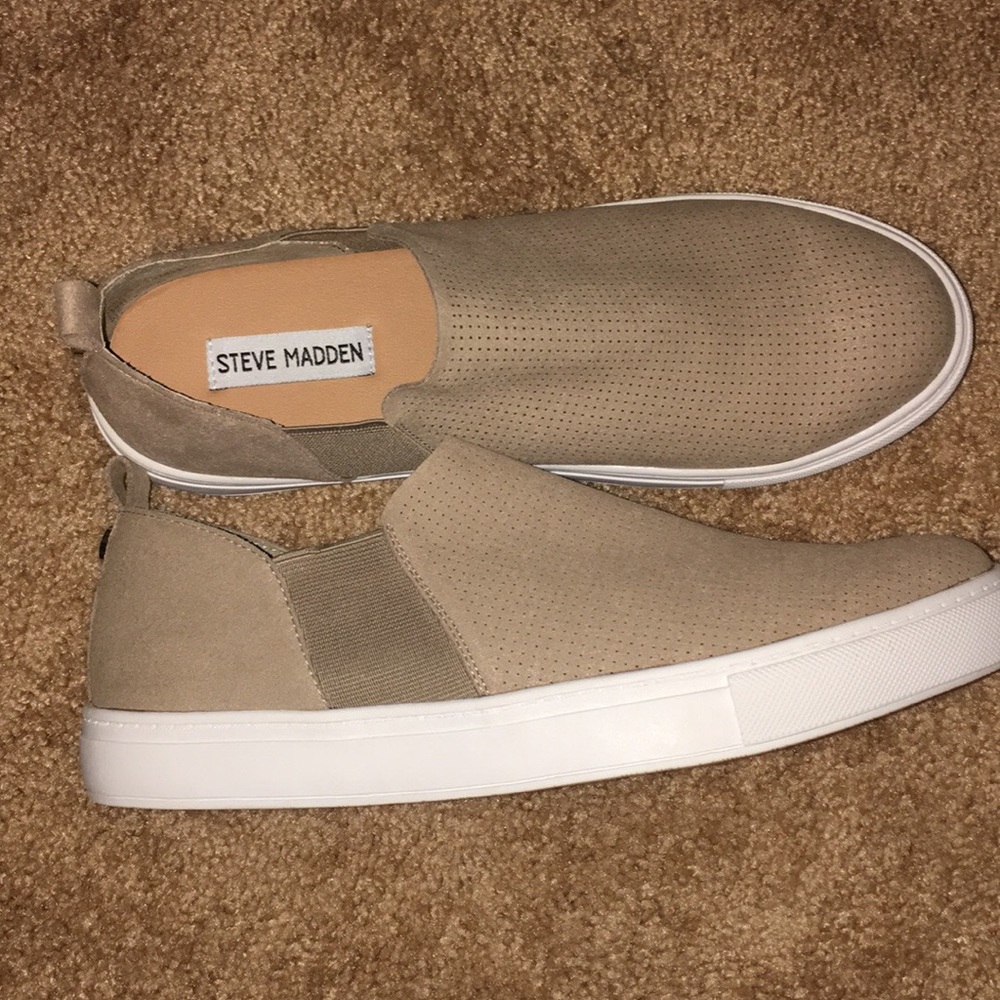 Steve Madden slides