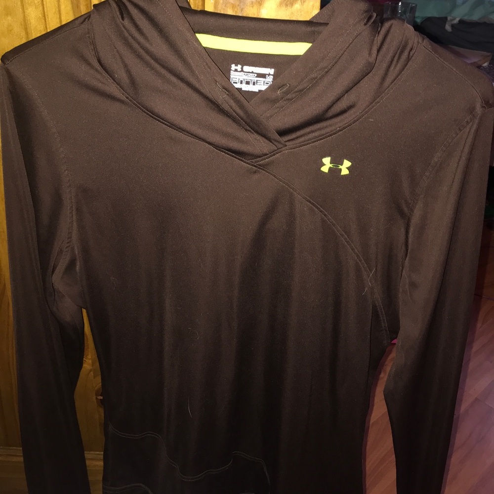 A adorable under armour clover up