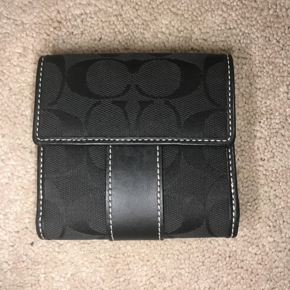 Small Coach Wallet - Picture 2 of 4