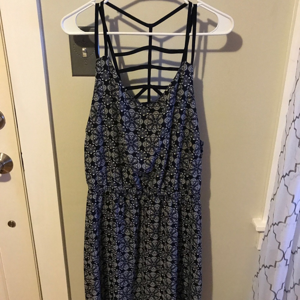 F21 Plus b&w flowered open back dress